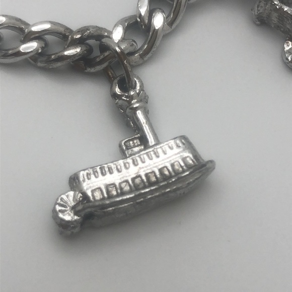 VTG Charm Bracelet With 6 Transportation Theme Charms. Silver Toned Metal - Picture 5 of 12